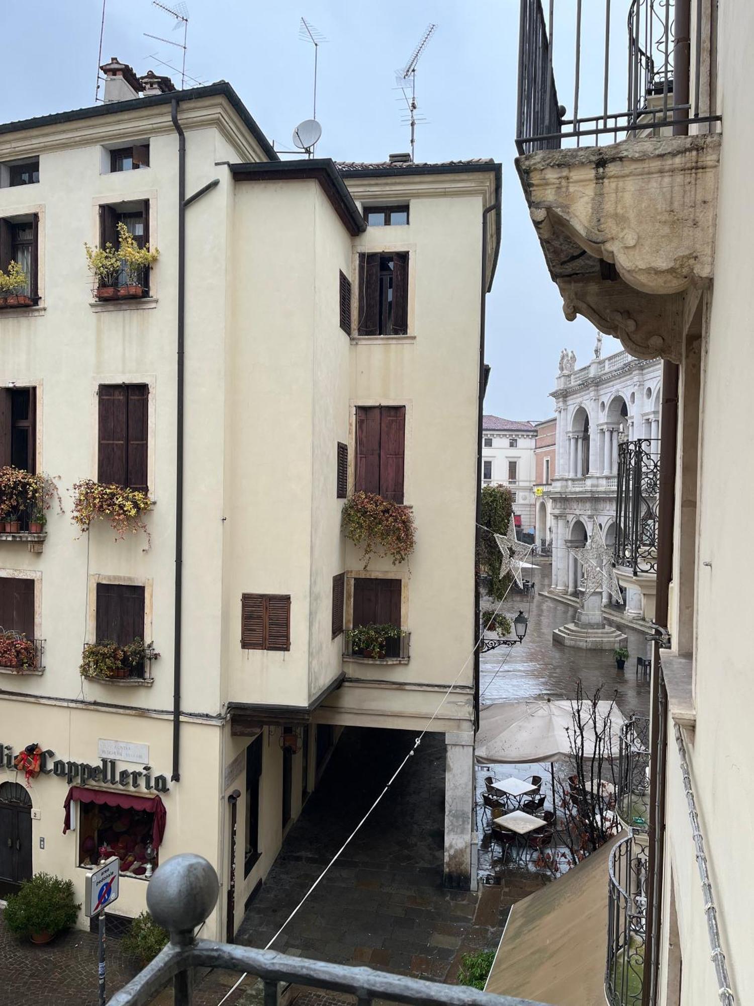 Apartamento Il Campanile Vicenza Exterior foto
